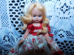 6'' LIGHT  BLONDE NANCY ANN STORYBOOK HP DOLL, ORIGINAL QUEEN  OF HEARTS DRESS